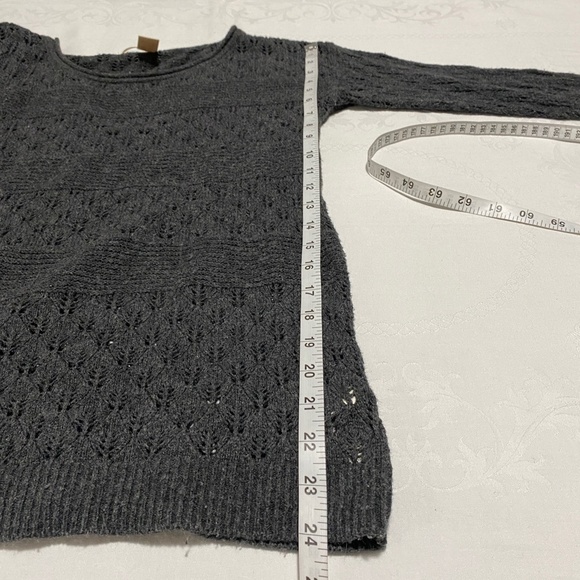 DKNY Jeans Long Sleeve Gray Crochet Sweater Women's Size Small - Picture 6 of 8